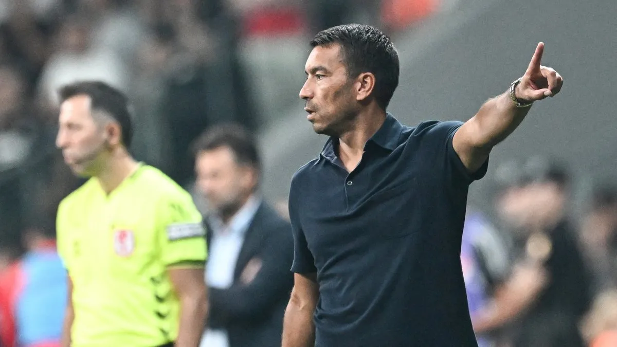 Giovanni Van Bronckhorst: İlk bölümü kayıpsız geçtiğimiz için mutluyuz