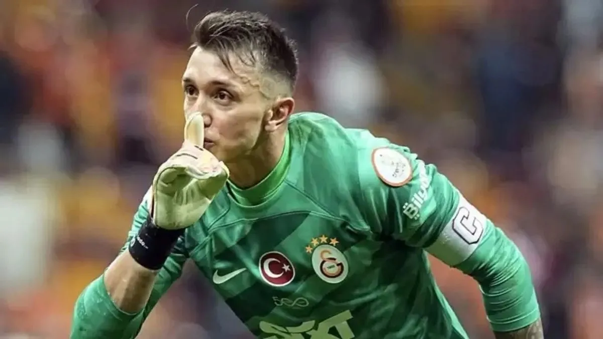 Son dakika: Galatasaray’a Muslera’nın yerine yıldız kaleci müjdesi! Sezon sonunda transfer…