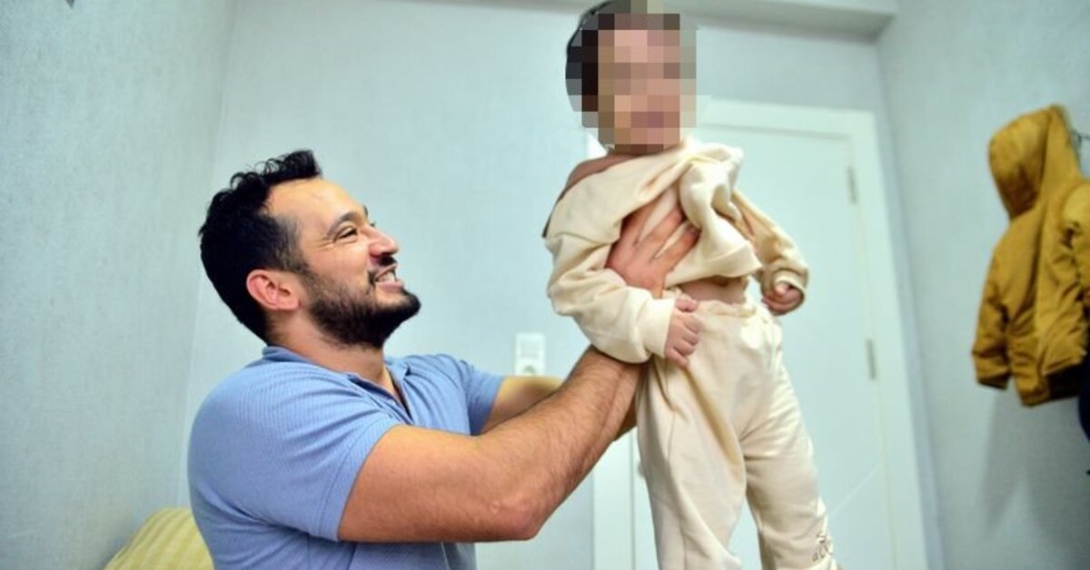 Annenin uygunsuz görüntüleri ortaya çıkmıştı! Velayeti alan baba oğluna kavuştu