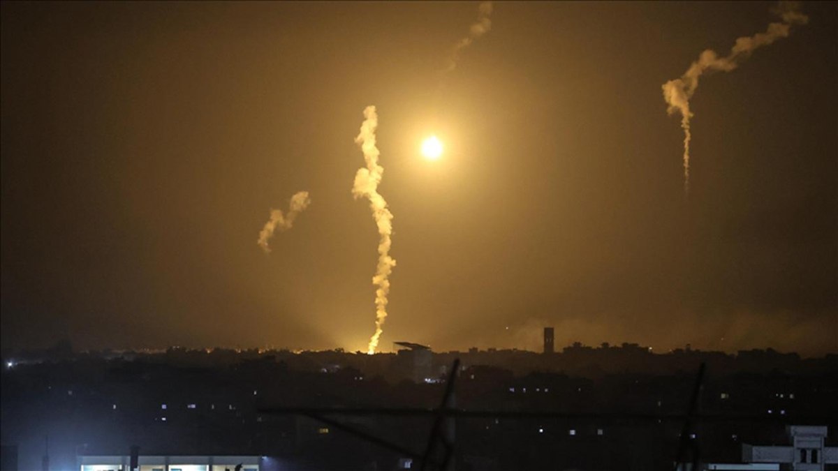 İsrail, Gazze’de onlarca binayı patlayıcılarla havaya uçurdu