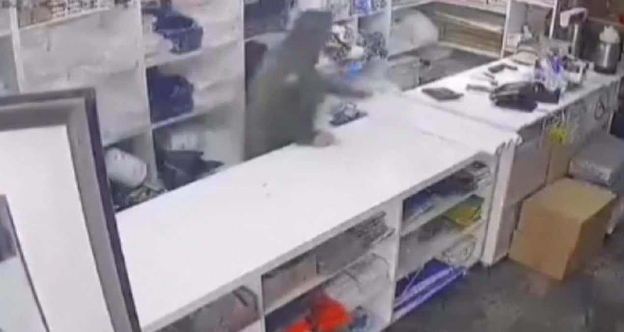 Cezaevinden izinli çıktı, hırsızlık yaptı: O anlar kamerada