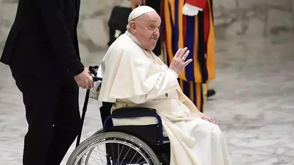 Vatikan’dan Papa açıklaması: İyileşmeye devam ediyor