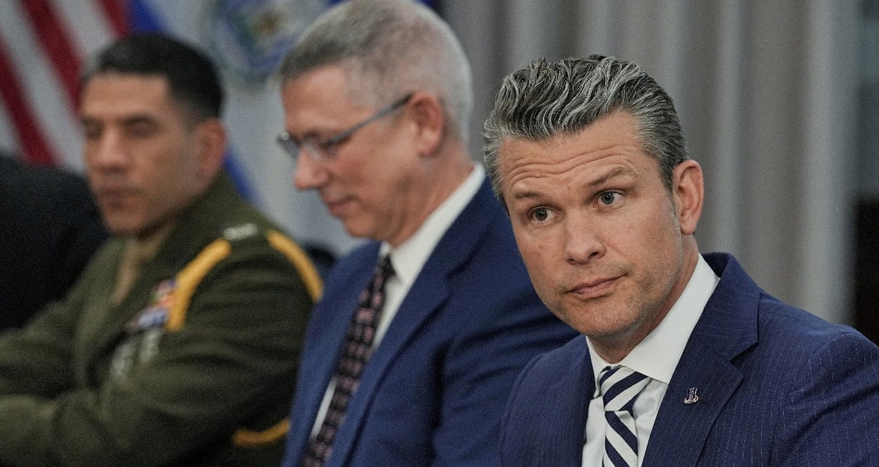 Bir mesajlaşma skandalı daha: ABD Savunma Bakanı, gizli bilgileri eşine gönderdi