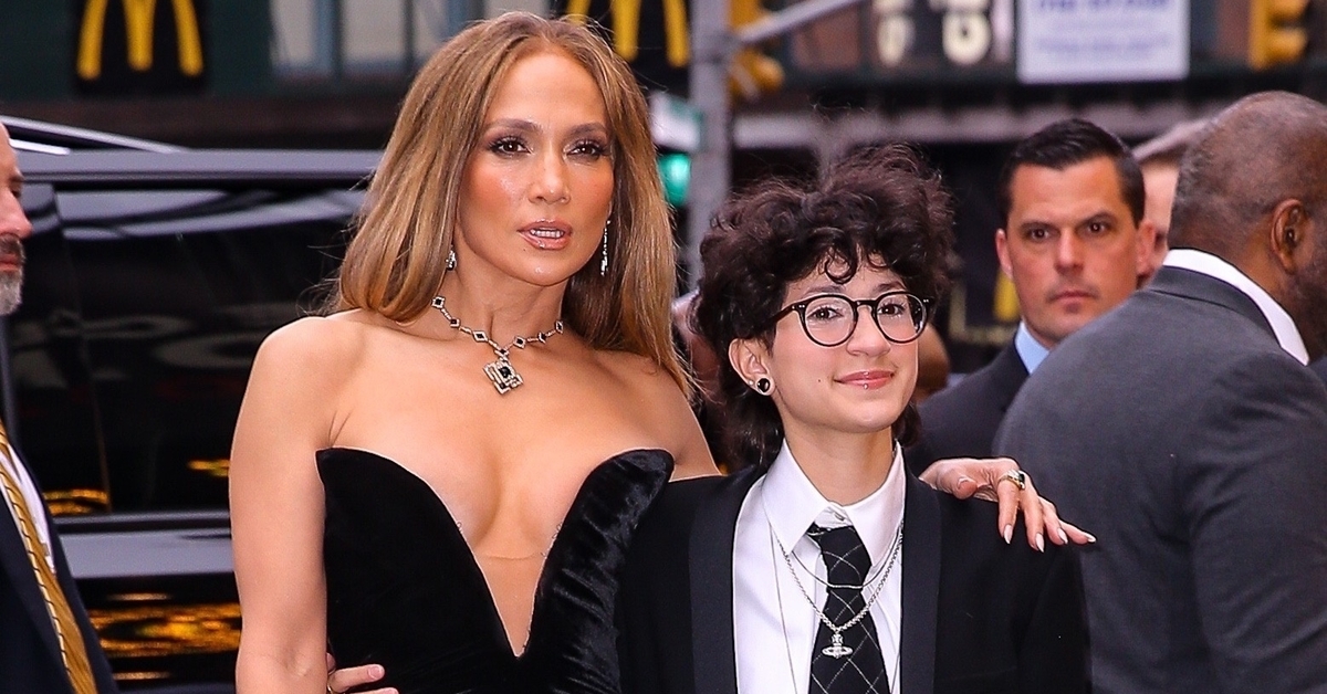 Jennifer Lopez 17 yaşındaki kızı Emme ile George Clooney’in galasında