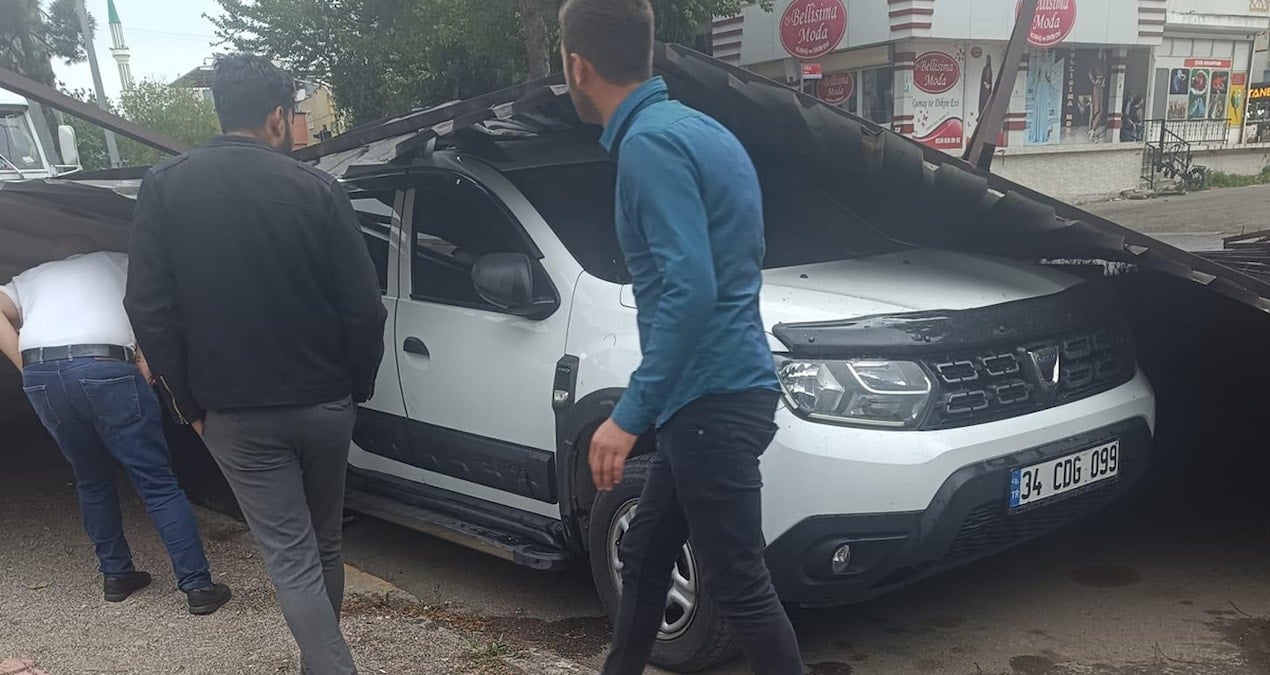 Diyarbakır ve Batman’da fırtına etkili oldu